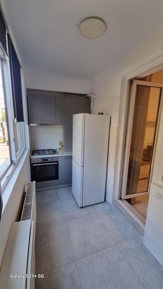 Apartament cu 2 camere decomandat în Roșu