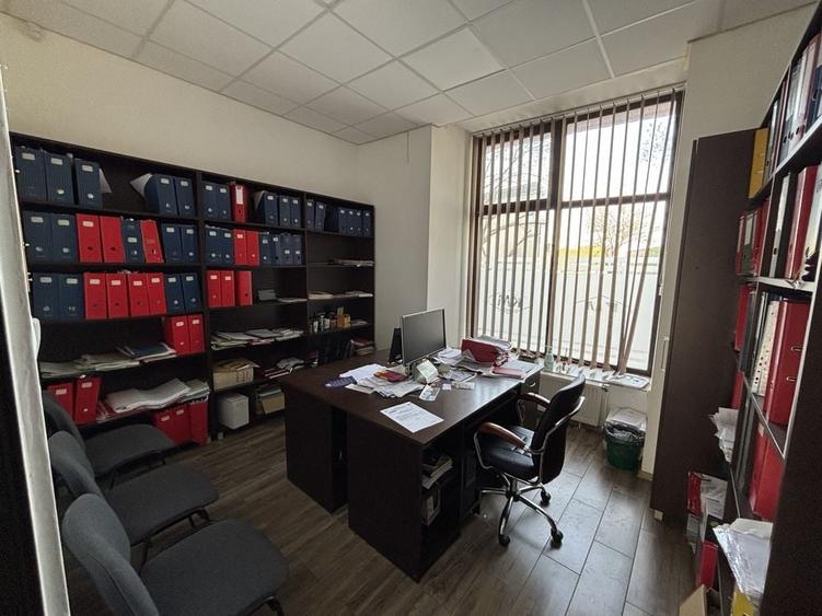Spațiu comercial, de 127 mp, în Cornitoiu