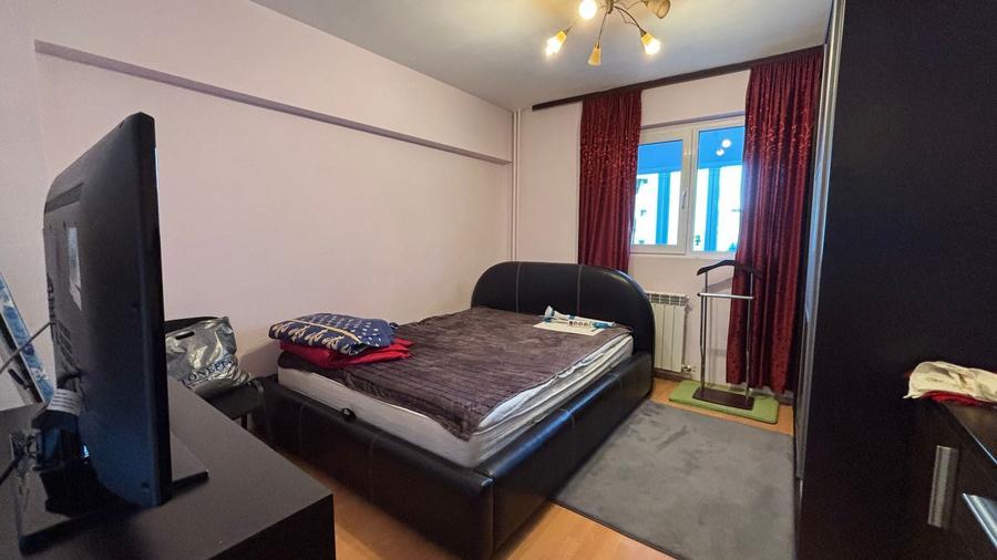 Apartament cu 3 camere decomandat în Moșilor
