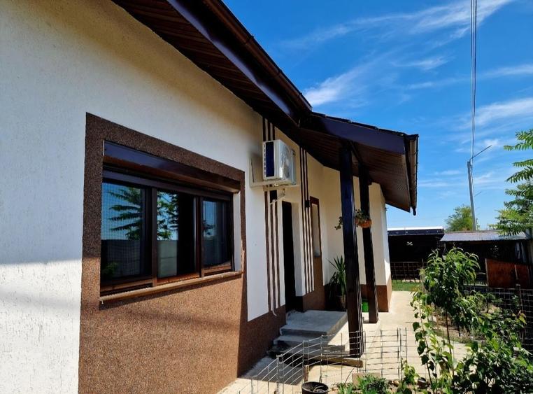 Casă cu 3 camere în Dobreni