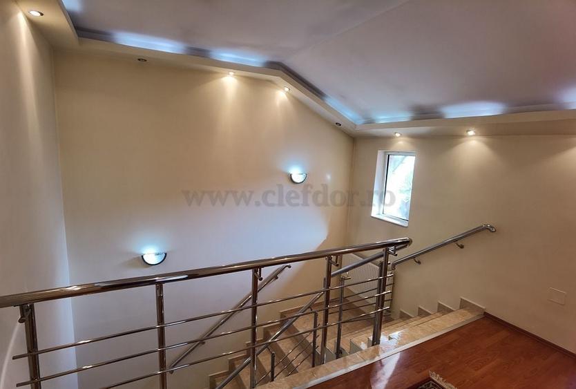 Casă individuală cu 6 camere cu Canalizare în Pipera