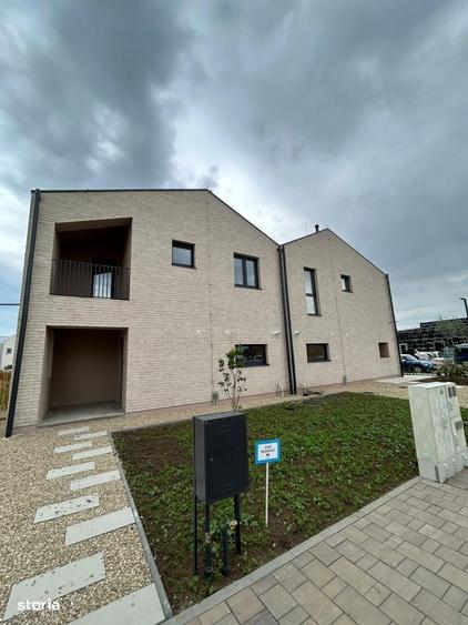 Casă cu 4 camere cu Teren 221 Mp în Frumușani
