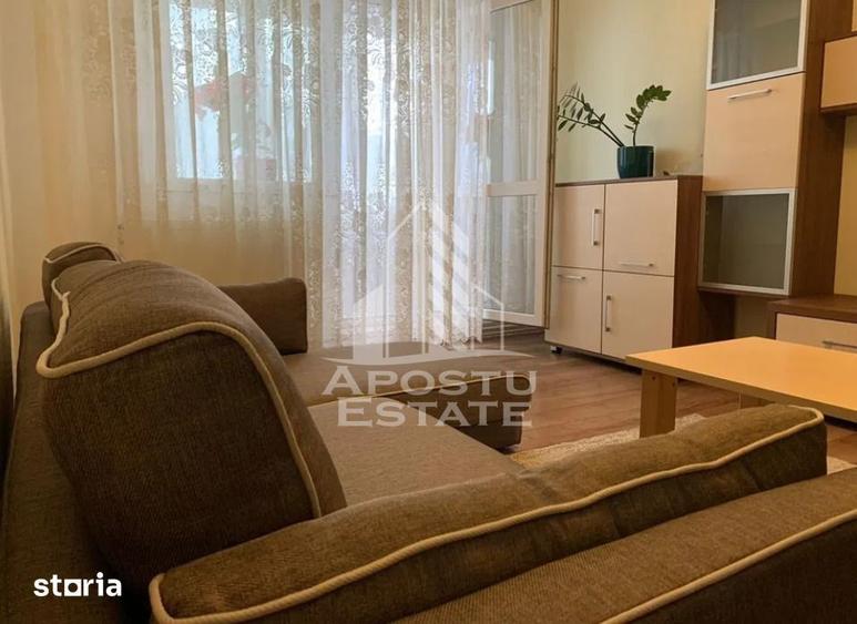 Apartament cu 3 camere semidecomandat, mobilat în Lipovei