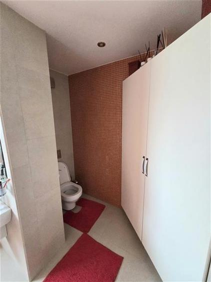 Apartament cu 3 camere semidecomandat, mobilat în Faleza Nord