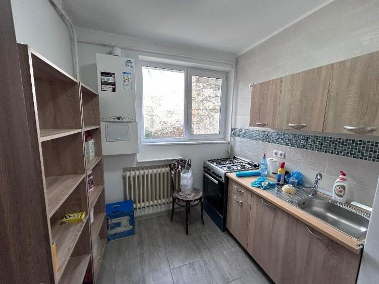 Apartament cu 2 camere semidecomandat în Școlilor