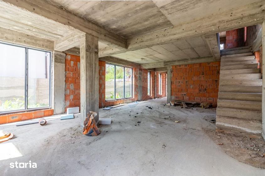 Casă cu 5 camere cu Teren 264 Mp în Central