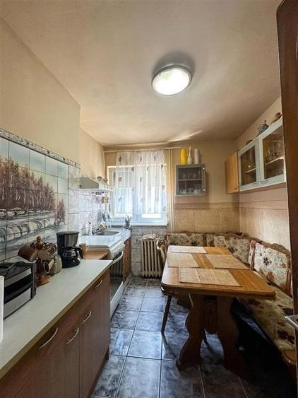 Apartament cu 3 camere semidecomandat în Calea Aradului