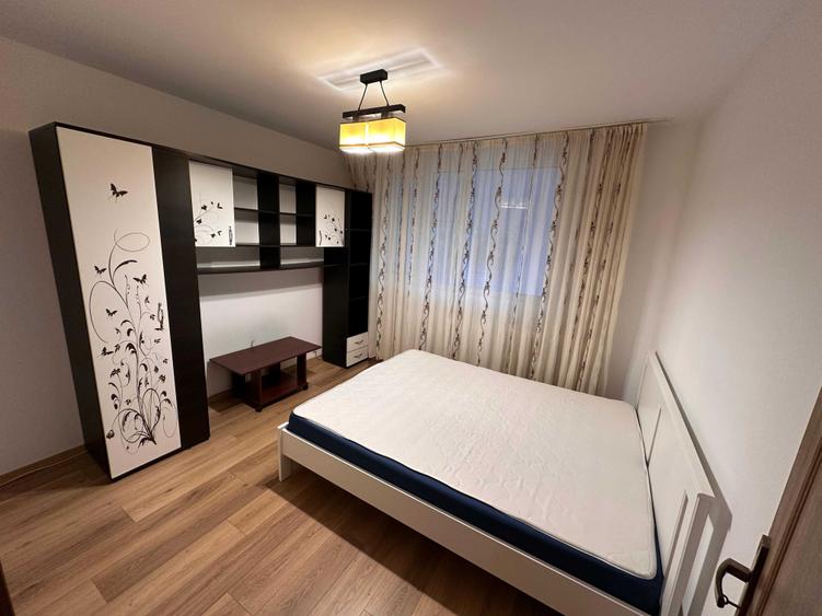 Apartament cu 2 camere semidecomandat în 1 Mai