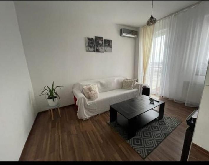 Apartament cu 2 camere decomandat în UTA