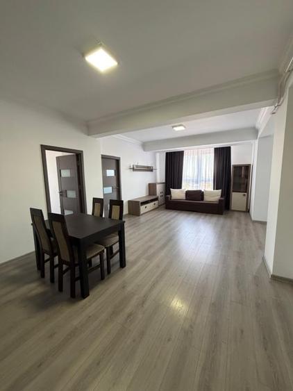 Apartament cu 2 camere decomandat, mobilat în Ultracentral