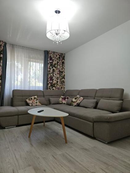 Apartament cu 3 camere decomandat, mobilat în Vasile Aaron