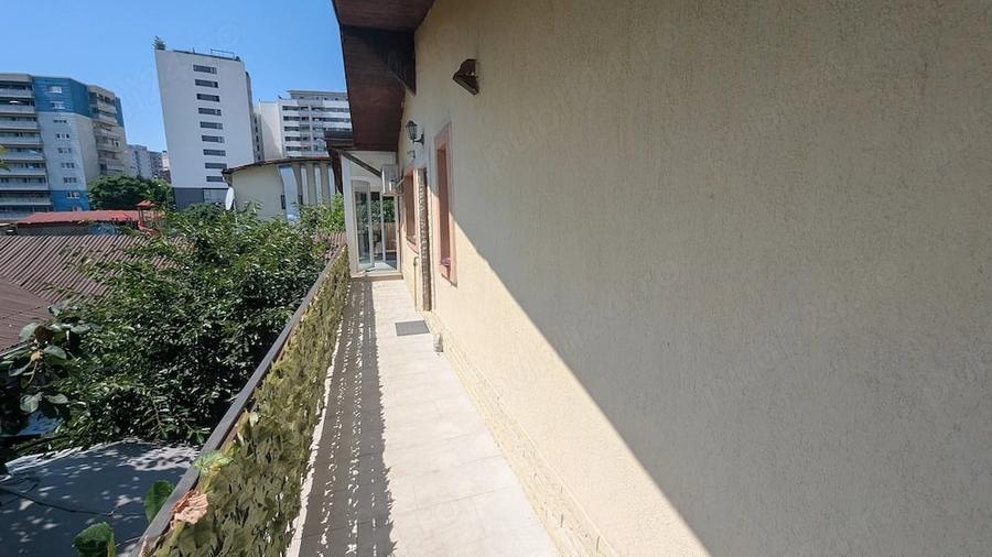 Apartament cu 3 camere decomandat în Tineretului