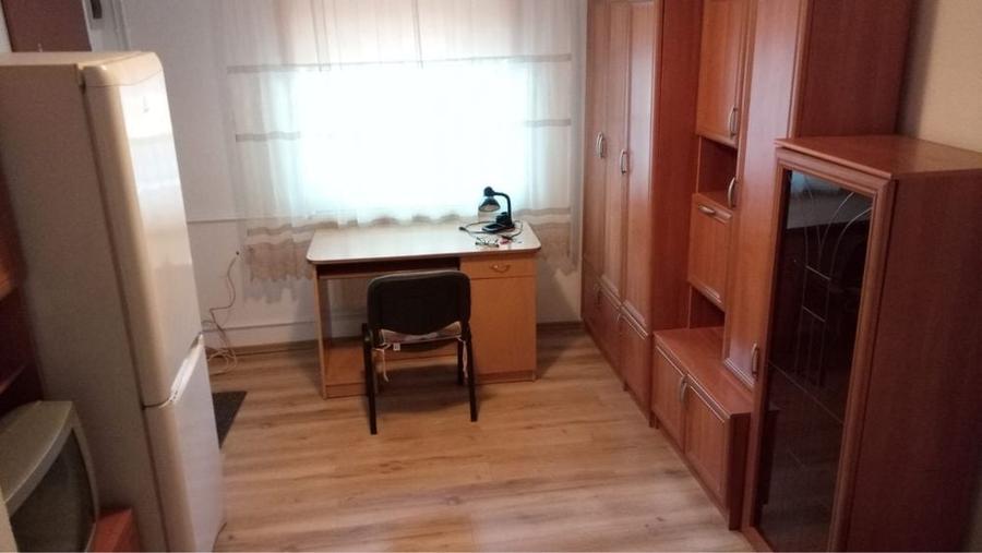 Garsonieră decomandată în 7 Noiembrie