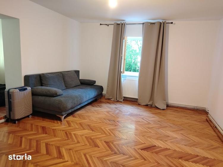 Apartament cu 3 camere decomandat în Republicii