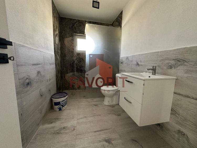 Duplex cu 3 camere cu Canalizare în Sânandrei