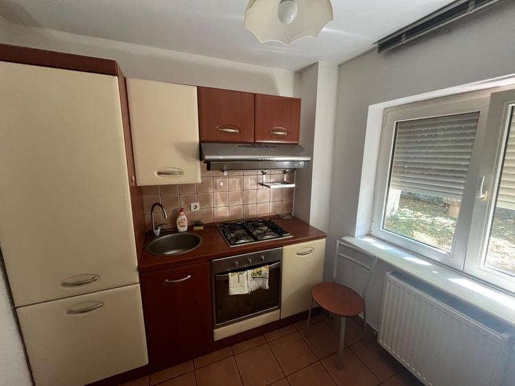 Apartament cu 2 camere semidecomandat în Rogerius