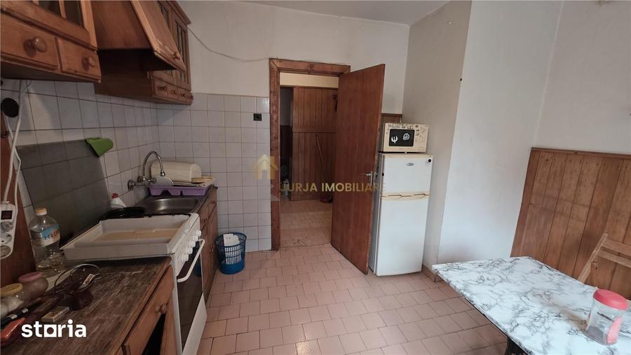 Apartament cu 3 camere decomandat, mobilat în Plopilor