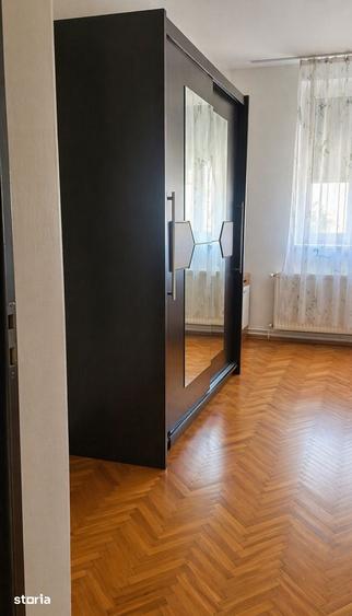 Casă cu 4 camere cu Teren 350 Mp în Central