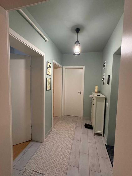 Apartament cu 3 camere decomandat în Tractorul
