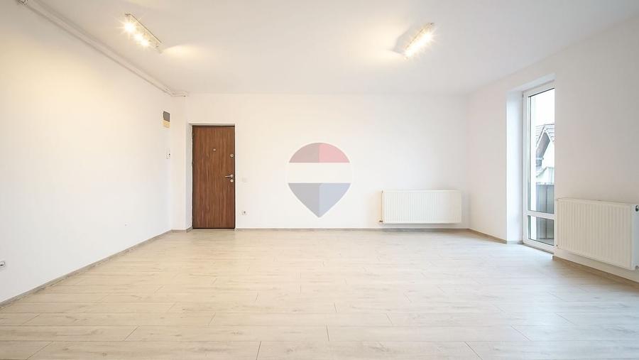 Apartament cu 4 camere decomandat, mobilat în Florilor