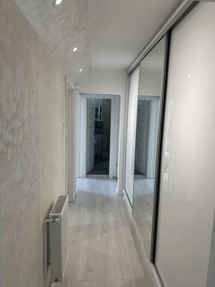 Apartament cu 3 camere decomandat, mobilat în Central