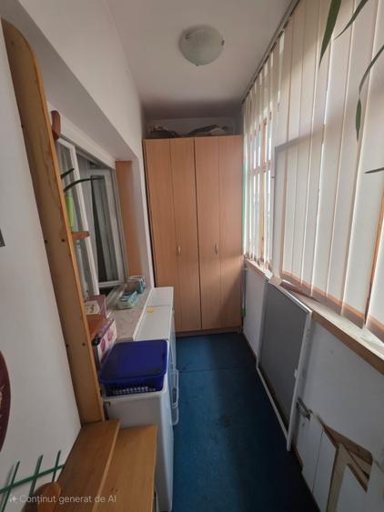 Apartament cu 3 camere decomandat în Podu Roș