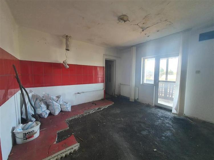 Casă individuală cu 5 camere cu Garaj în Chiribiș