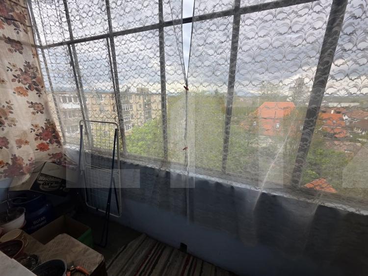 Apartament cu 3 camere decomandat, mobilat în Ozun