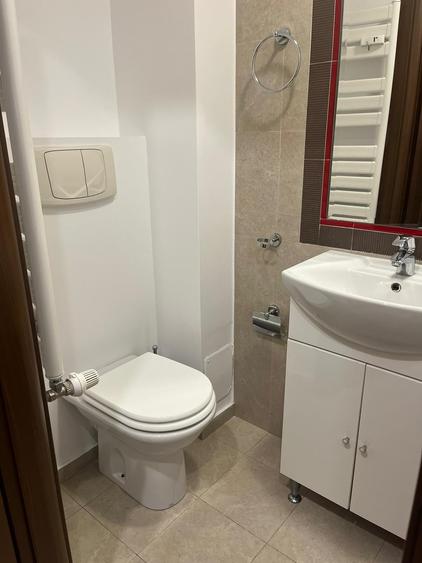Apartament cu 4 camere semidecomandat, mobilat în Dorobanți