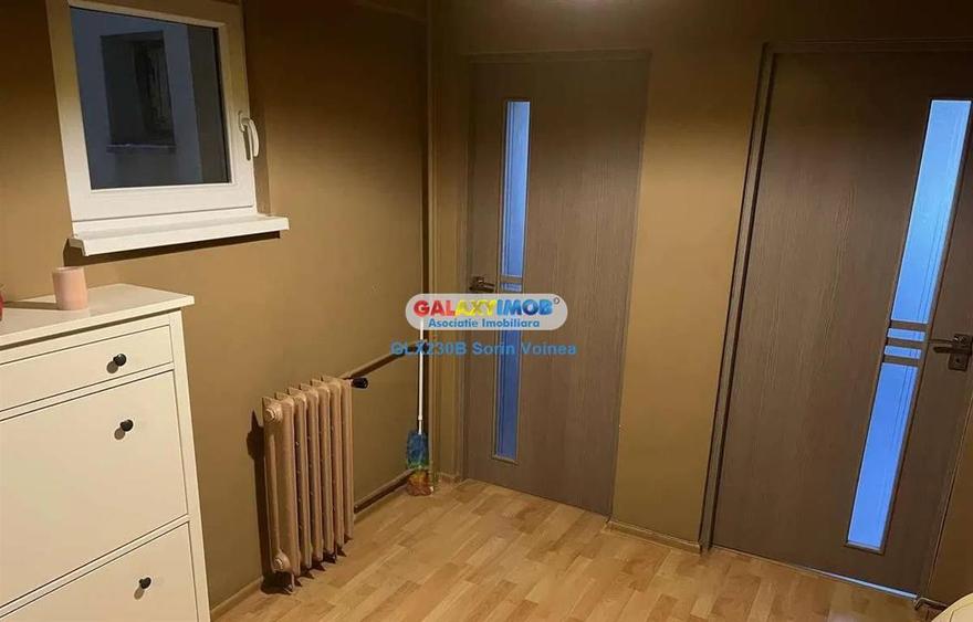 Apartament cu 4 camere semidecomandat, mobilat în Tei