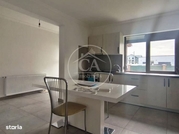 Casă cu 4 camere decomandat în Sântandrei