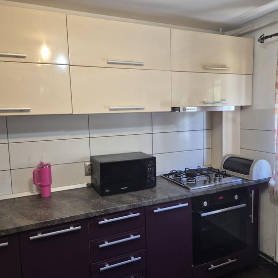 Apartament cu 3 camere decomandat în Mofleni
