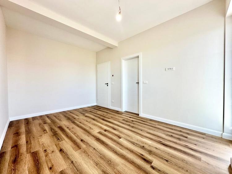 Duplex cu 4 camere cu Teren 300 Mp în Moșnița Nouă