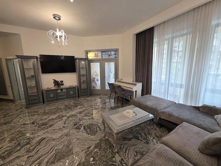 Apartament cu 4 camere decomandat în Decebal