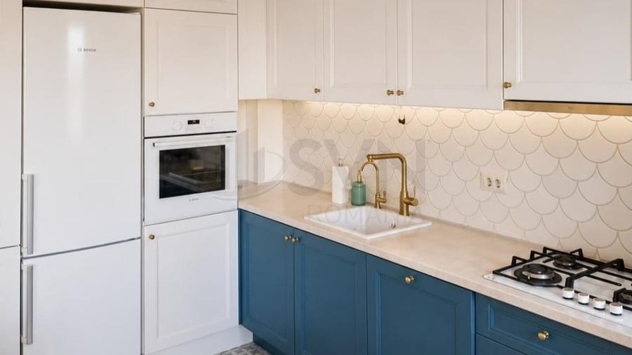 Apartament cu 3 camere decomandat în Victoriei