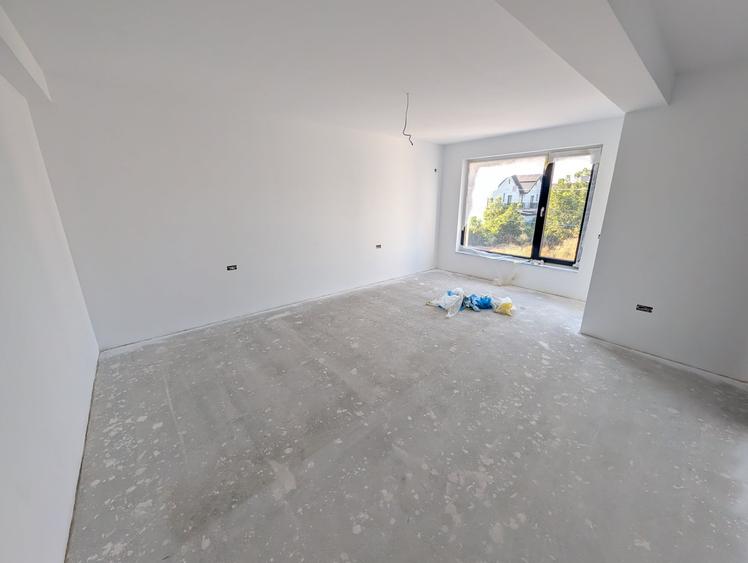 Casă individuală cu 5 camere cu Canalizare în Tunari