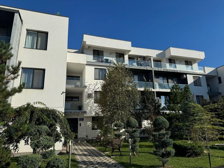 Apartament cu 2 camere decomandat, mobilat în Est