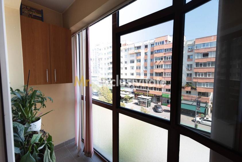 Apartament cu 3 camere decomandat în Prundu