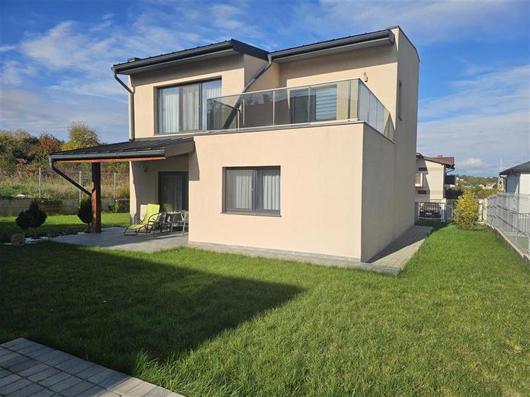 Casă individuală cu 4 camere cu Teren 600 Mp în Becaș
