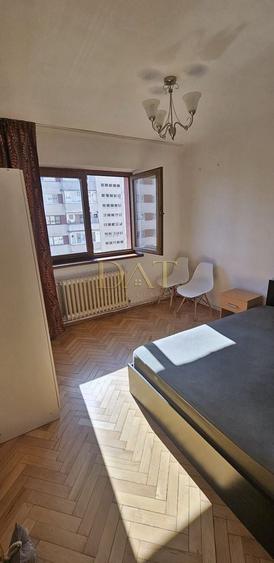 Apartament cu 3 camere semidecomandat în Grigorescu