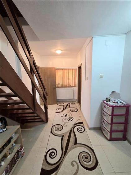 Duplex cu 5 camere cu Canalizare în Sud-Vest