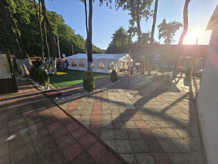 Spațiu comercial, de 230 mp, în Periferie