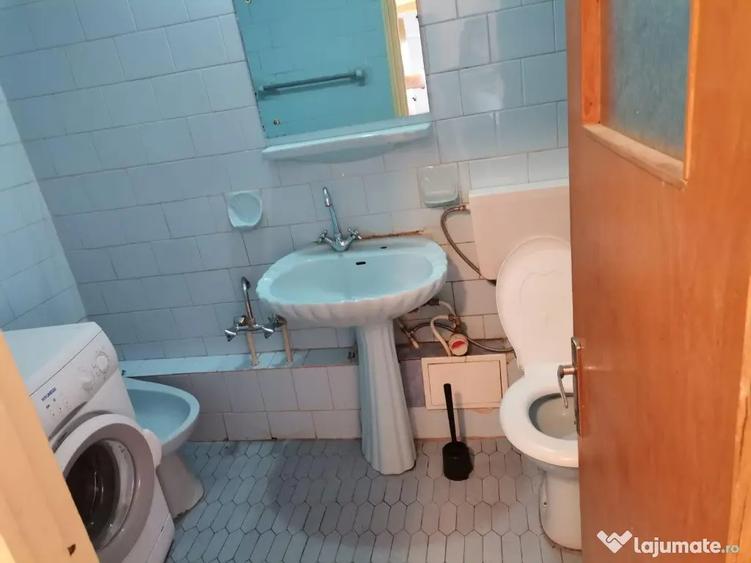 Apartament cu 4 camere decomandat în 13 Septembrie