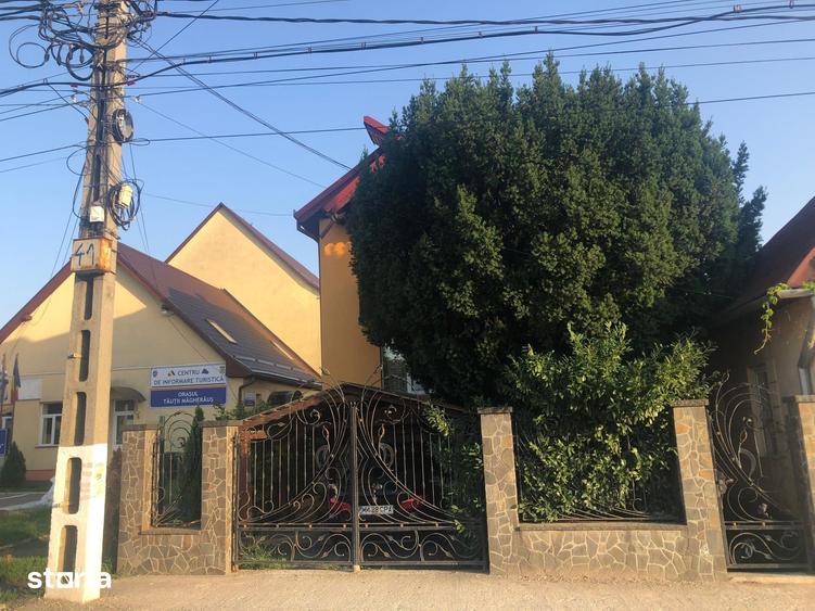 Casă cu 9 camere cu Teren 1000 Mp în Tăuții-Măgherăuș