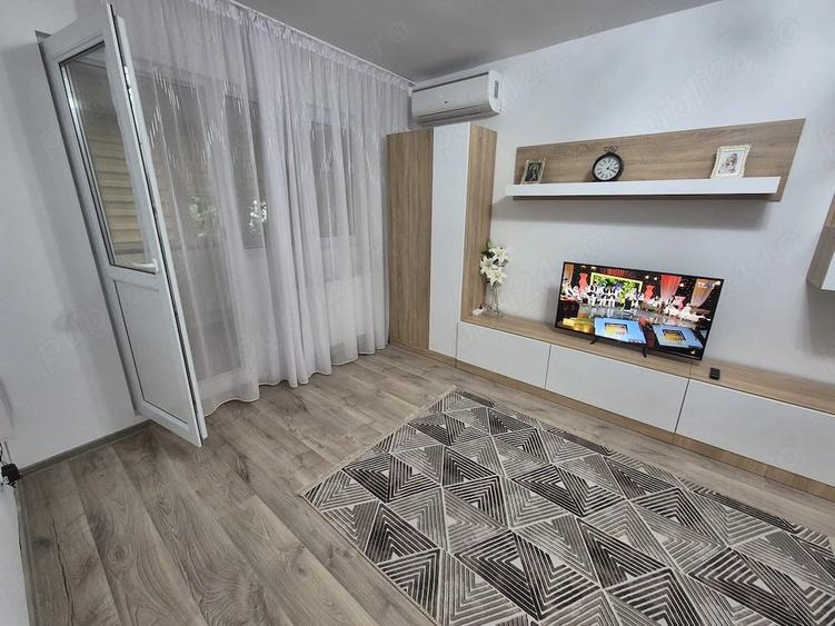 Garsonieră decomandată în Central