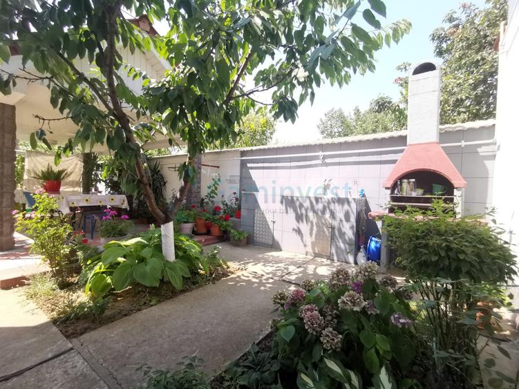 Casă cu 3 camere cu Canalizare în Cihei
