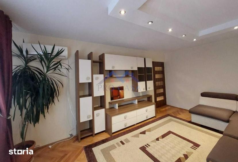 Apartament cu 3 camere decomandat în Cetate