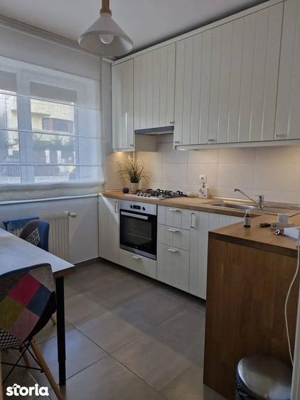 Apartament cu 2 camere decomandat, mobilat în Central