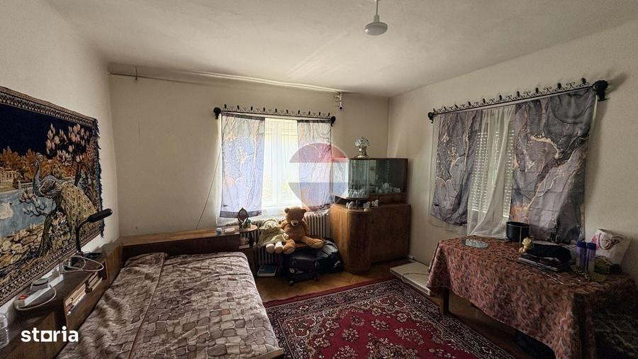 Casă cu 4 camere în Central