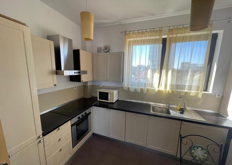 Apartament cu 3 camere decomandat, mobilat în Kiseleff
